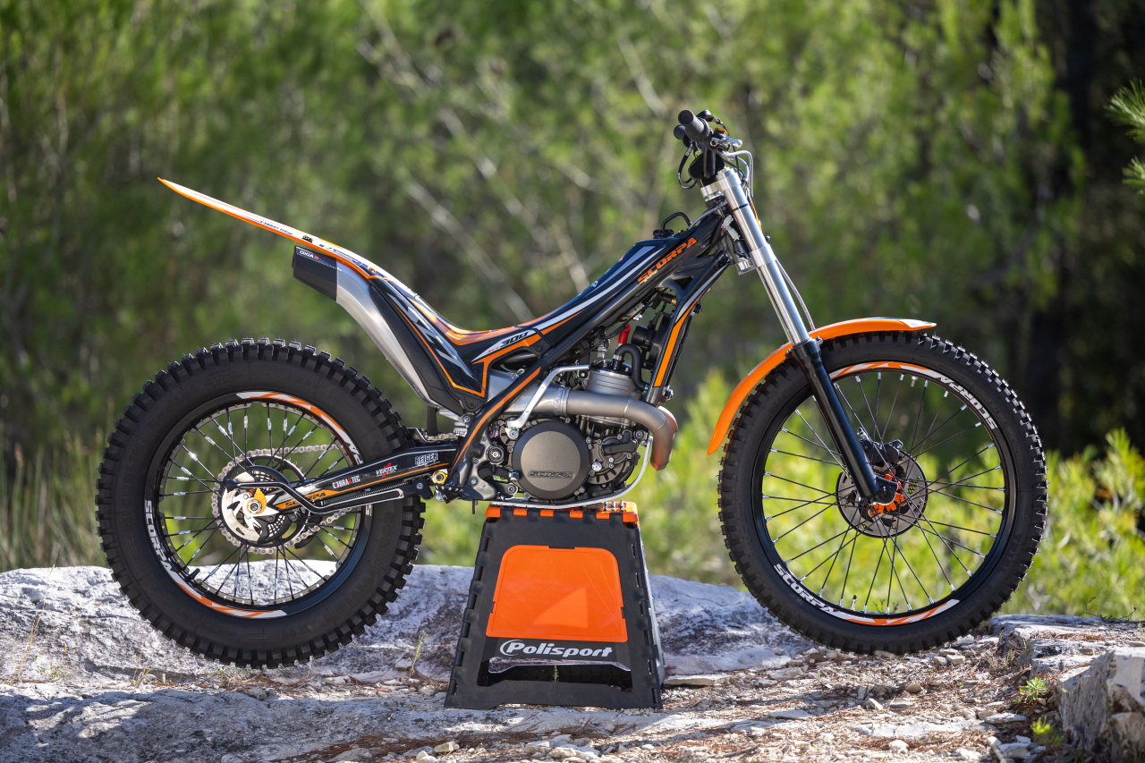 SCORPA 2026MODEL SC ACCES250/300